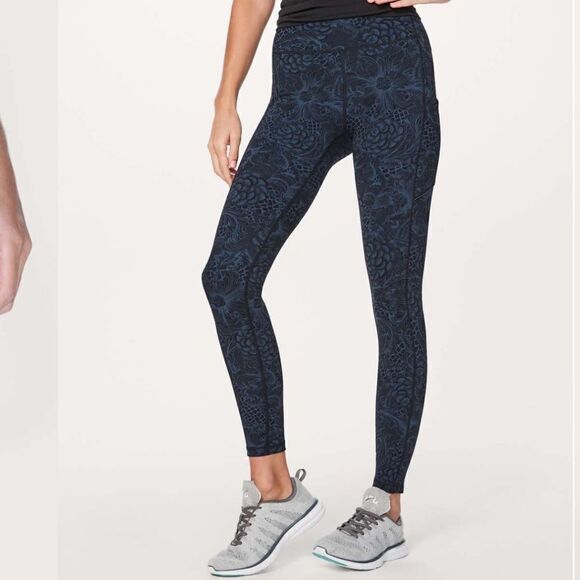 Lululemon Speed Up Tight Full-On Luxtreme 28" Nouveau Mach Blue Black Size 6 - Picture 5 of 16